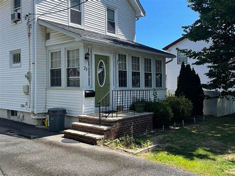 25 garretson ave staten island ny 10304 For sale This 2000 square foot single family home has 5 bedrooms and 2